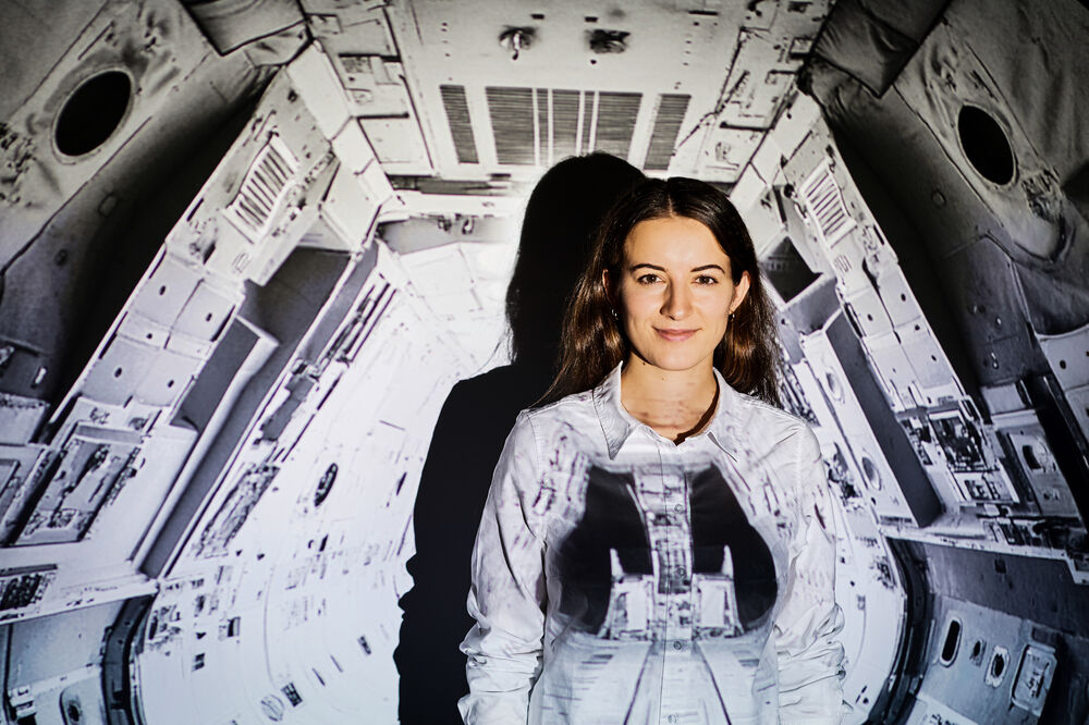 Chordirektorin und Kapellmeisterin Lucia Birzer