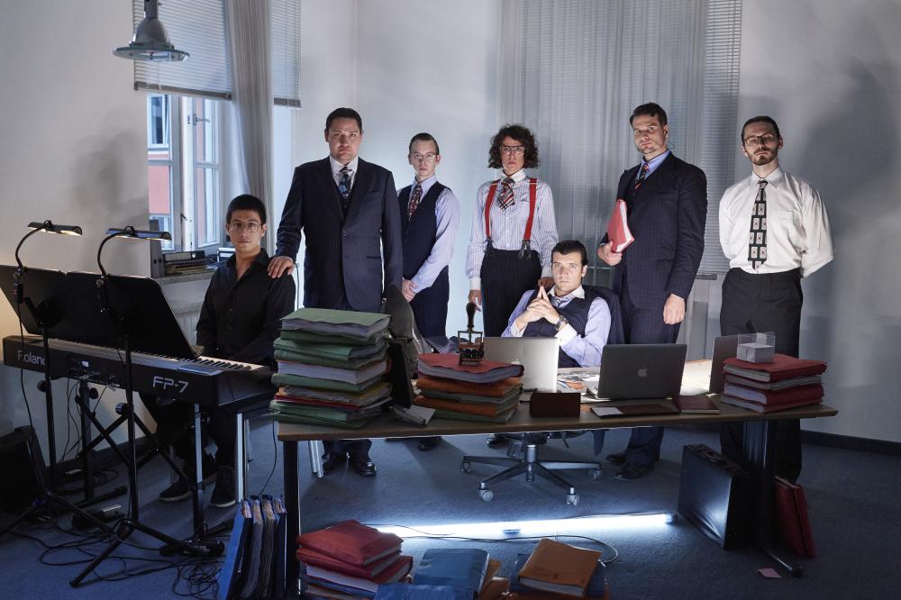 Jacob Bass, Alejandro Nicolás Firlei Fernández, Felix Rabas, Fabiana Locke, Gabriel Kähler,  Michael Daub, Nicolas Heußner in der ehemaligen Hypo-Vereinsbank am Neupfarrplatz